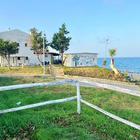 Girasole Villette Sul Mare * 토레 멜리사